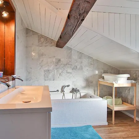 Holiday home In With Sauna Baraque de Fraiture