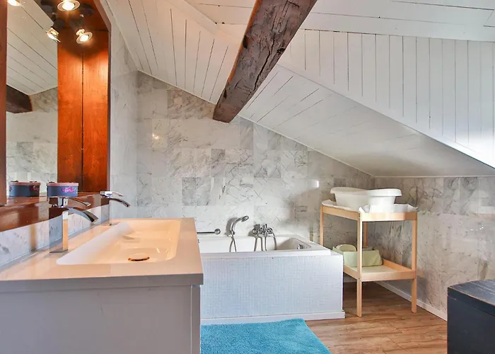 Holiday home In With Sauna Baraque de Fraiture